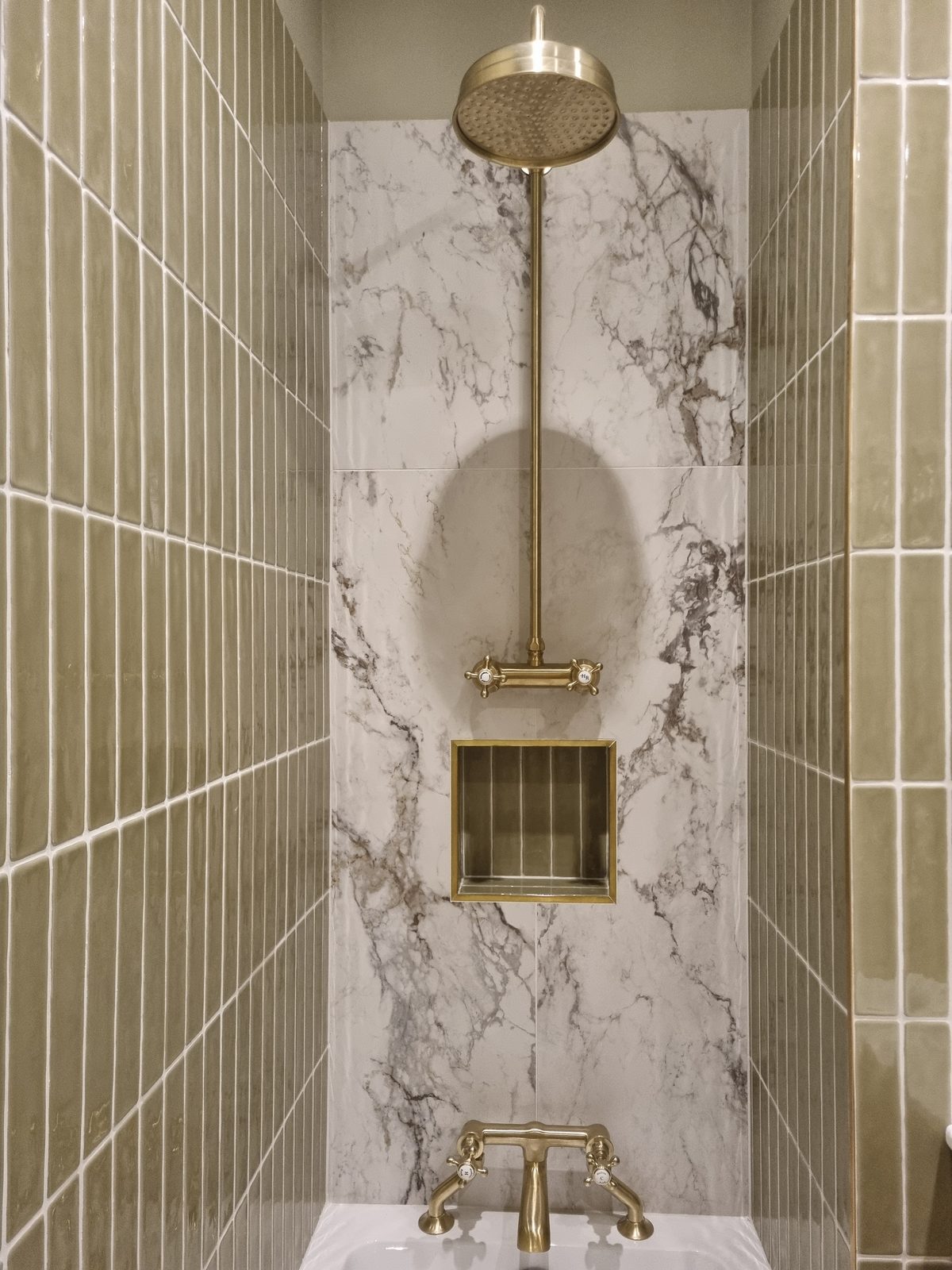 Bath detail.